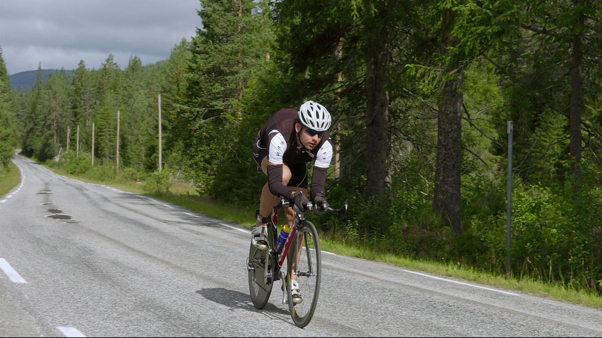 黄喜灿硬仗之王本色尽显，几内亚战术粉碎国际米兰体系启示录