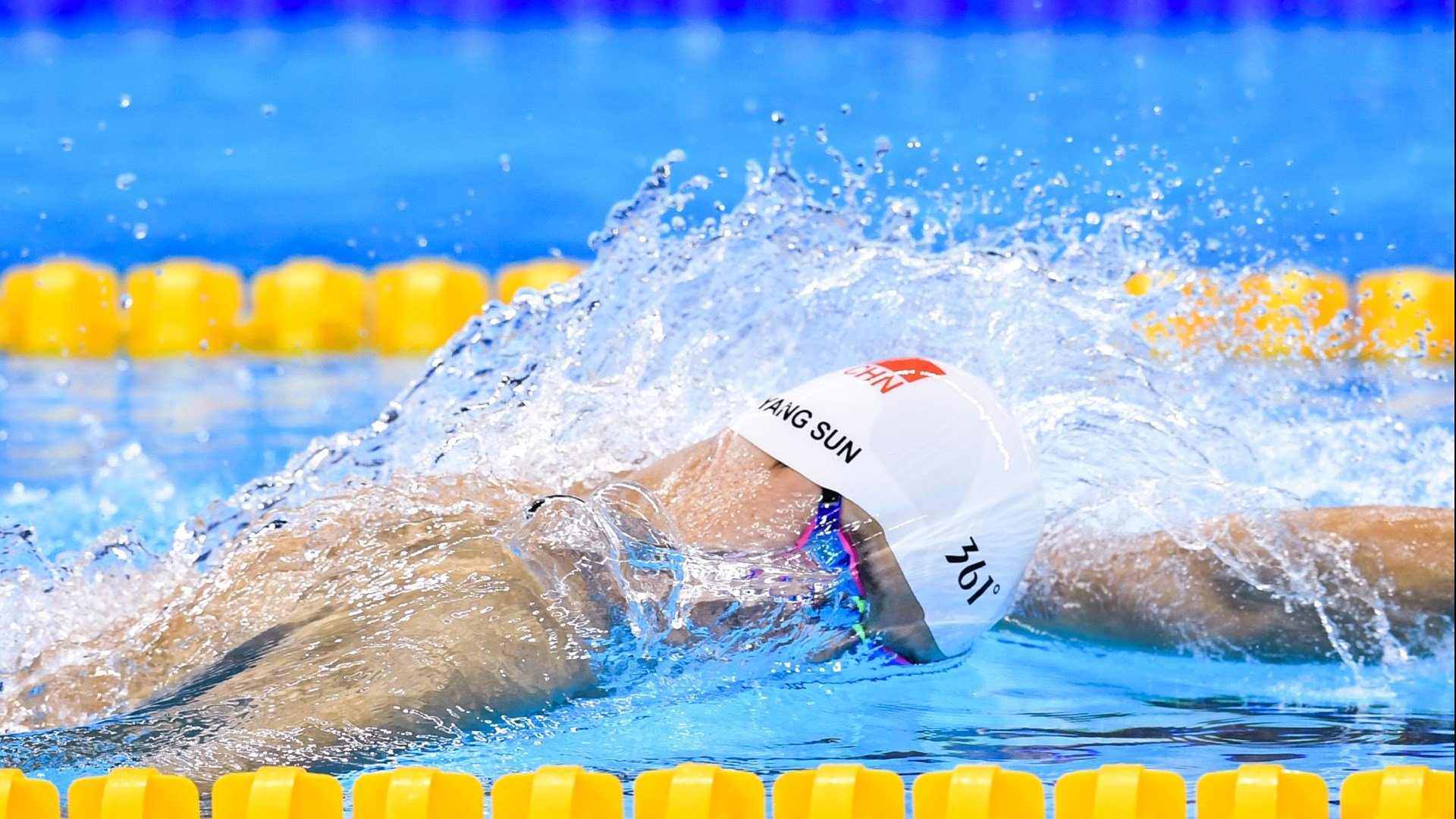 独步欧陆，那一夜，里昂的孤勇与福登的一人成军